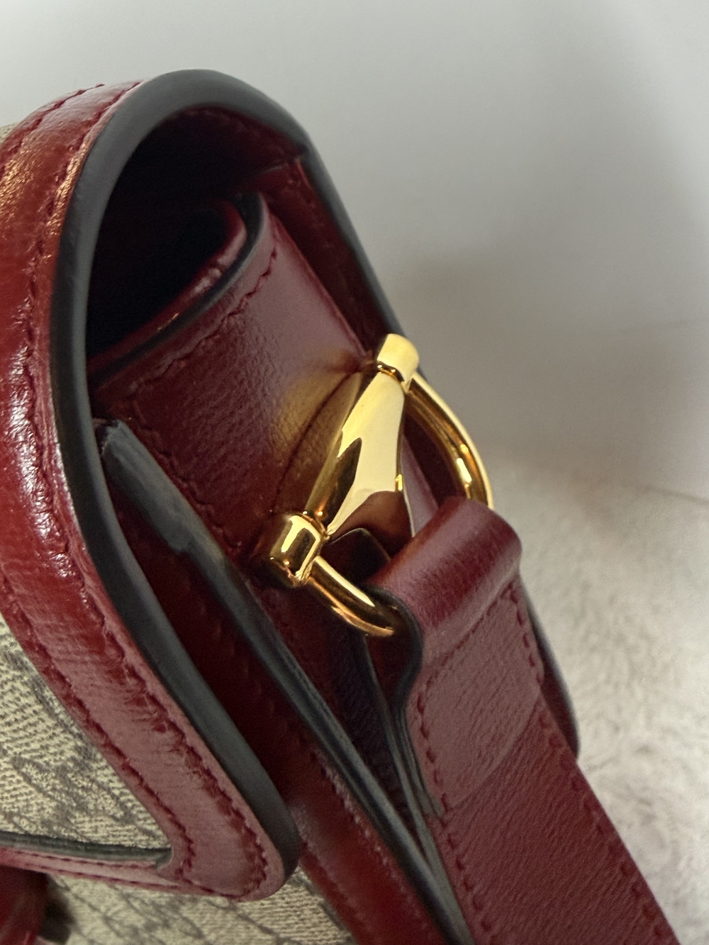 Gucci Horsebit Small Shoulder Bag in Red and Beige GG Canvas - Picture 7 of 13